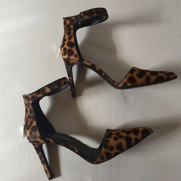 Nine West Leopard Print Heels Never Worn Without Box Size 8M - Picture 3 of 7